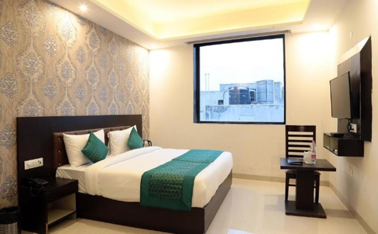 Oyo 23368 Boutique Hotel Paragon Nowe Delhi Zewnętrze zdjęcie